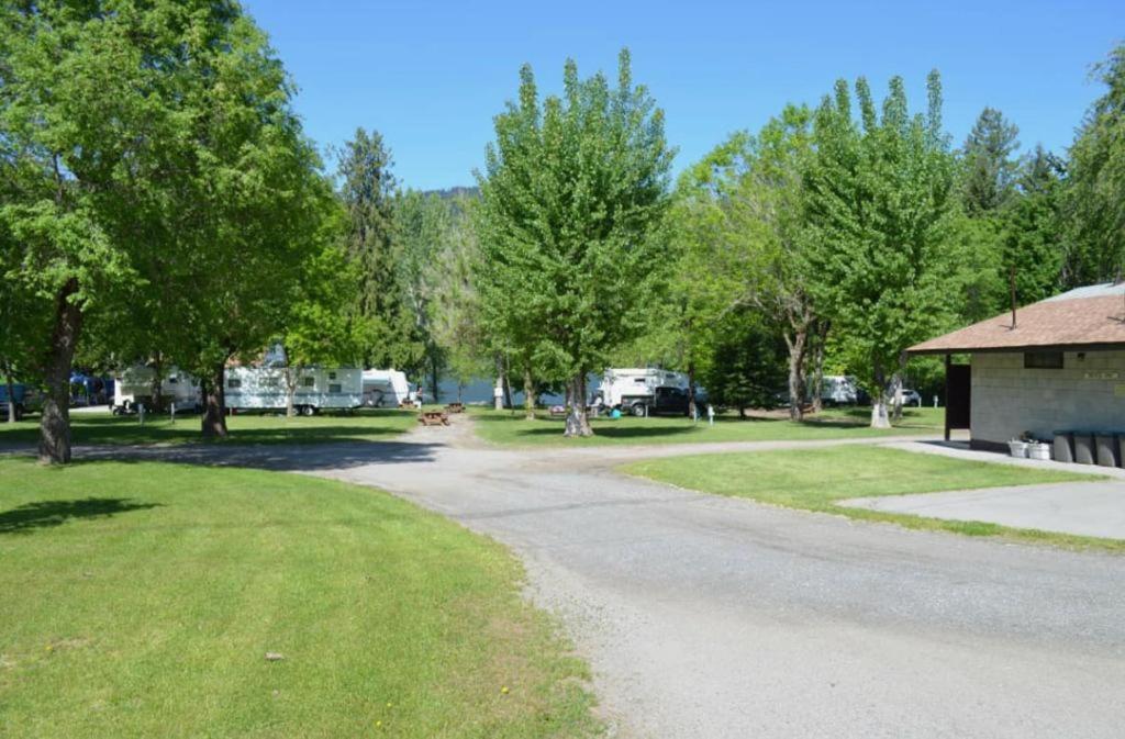 Skands Campground Christina Lake Ngoại thất bức ảnh